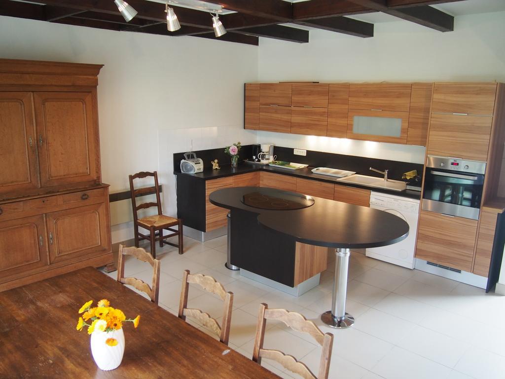 St Michel Villa Vains Ngoại thất bức ảnh