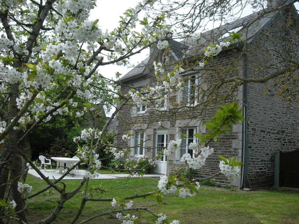 St Michel Villa Vains Ngoại thất bức ảnh